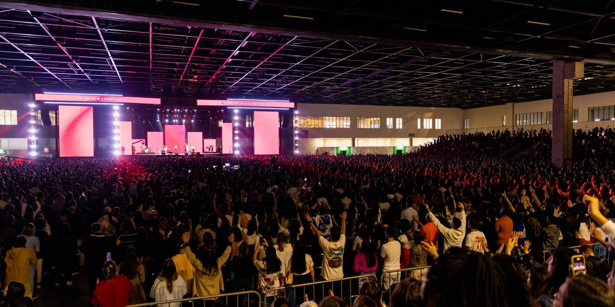 Dunamis Con 2024: 15 mil jovens se reúnem em SP para evento de avivamento.