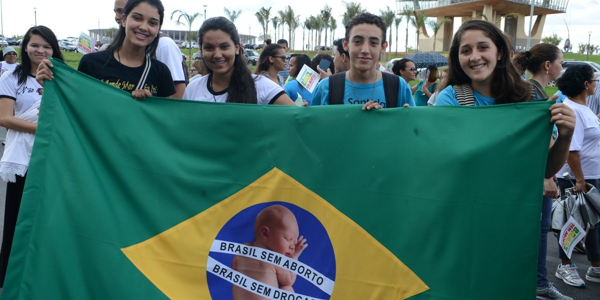 Pesquisa aponta Geração Z e Millennials como os mais antiaborto no Brasil