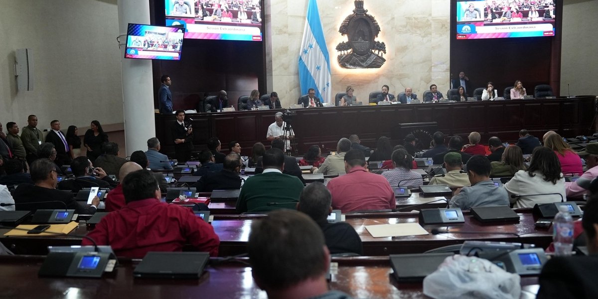 Honduras autoriza leitura da Bíblia em escolas públicas.