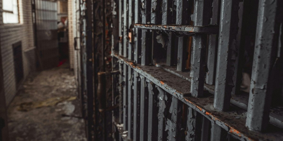 Cristãos são presos no Iêmen por professarem a fé.