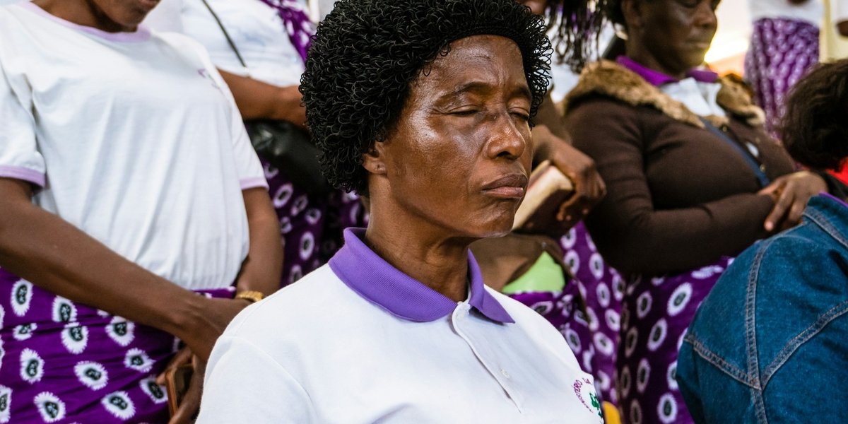 Angola proíbe cultos religiosos em salas de espetáculos