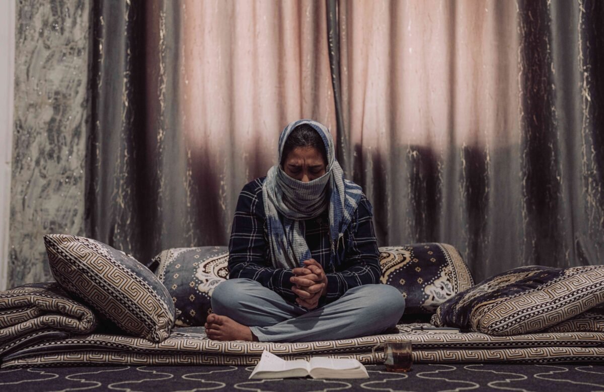 Afeganistão: Nova lei autoriza violência contra mulheres.