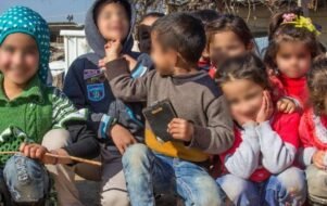 Missão leva evangelização a crianças refugiadas no Oriente Médio pela TV.