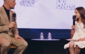 Menina diz ter visto anjos dentro de casa.