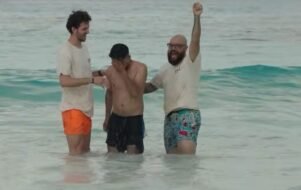 Batismo em massa marca evangelismo em praia de Cancún
