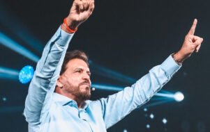 Apóstolo Estevam faz 72 anos.