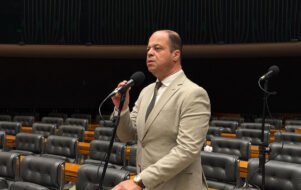 Ribamar Silva deixa o PSD e mira eleições de 2026.