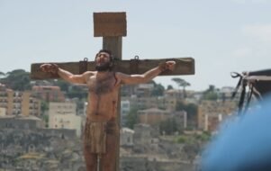 Médicos detalham sofrimento e morte de Jesus na crucificação