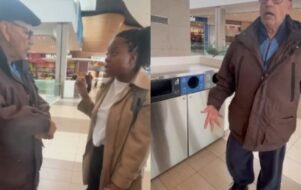 Muçulmano se cura em evento evangélico e abandona bengala