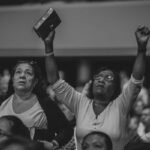 Estudo revela: Protestantismo avança e catolicismo perde espaço em 24 países.