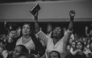 Estudo revela: Protestantismo avança e catolicismo perde espaço em 24 países.