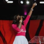 Reverenda ganense prega mensagem profética no +QV