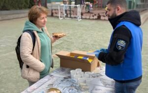 Cristãos levam pizza e fé para moradores em área de conflito na Ucrânia