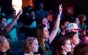 Estudo associa frequência à igreja a menos depressão e suicídio